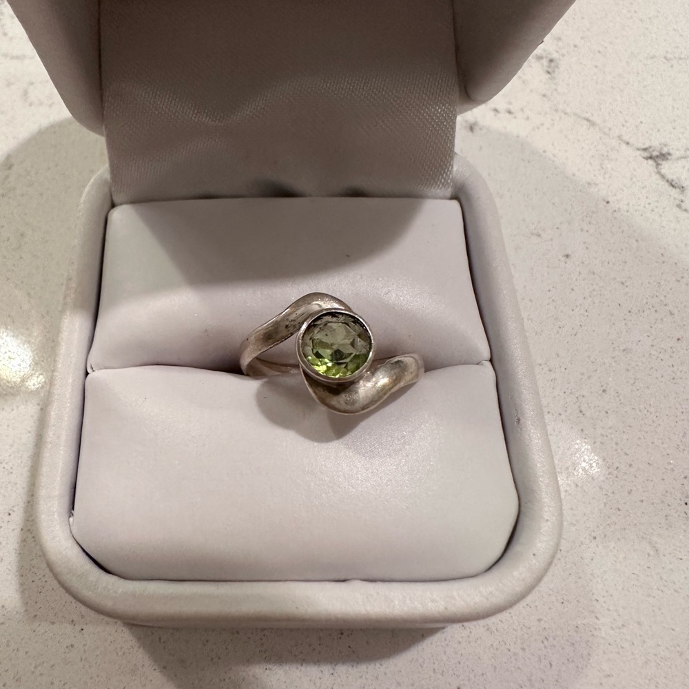 As size 6 ring